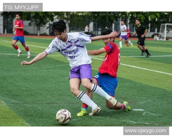 足球的篮子如何承载梦想与激情的碰撞与交融