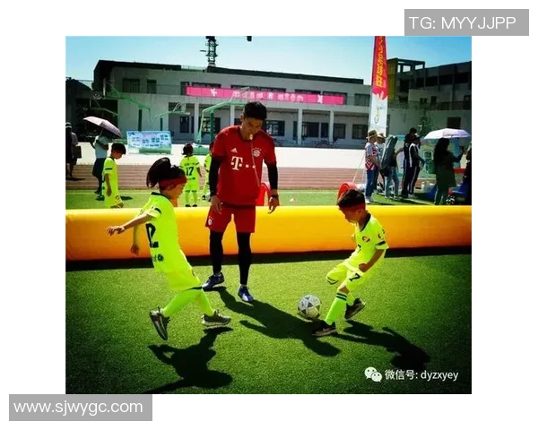 飞足球板报：展现青春活力与团队精神的足球文化盛宴